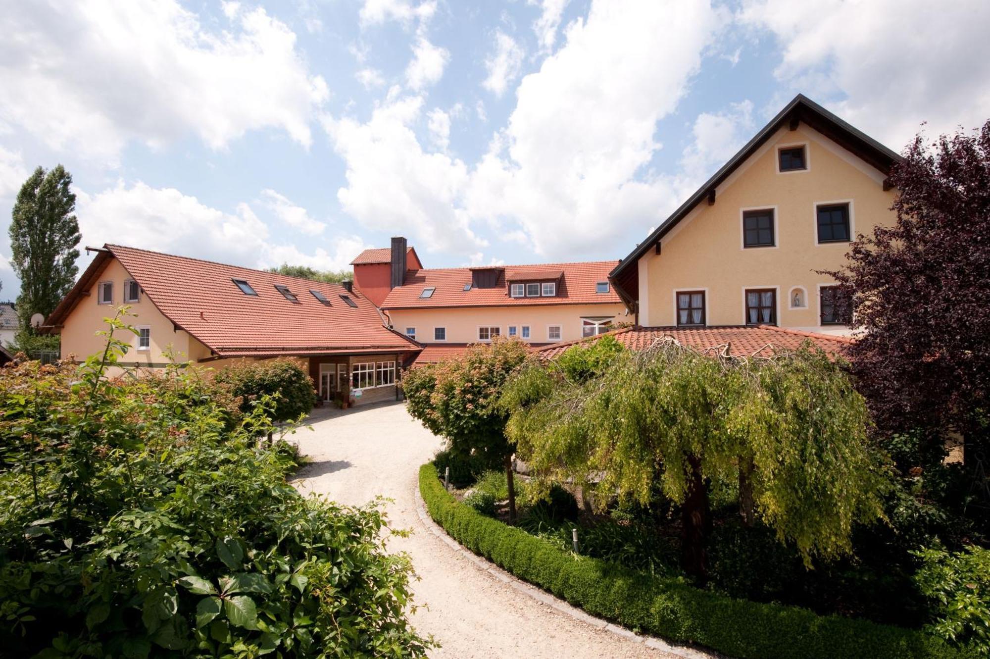 Stadler Hof Großgundertshausen Εξωτερικό φωτογραφία